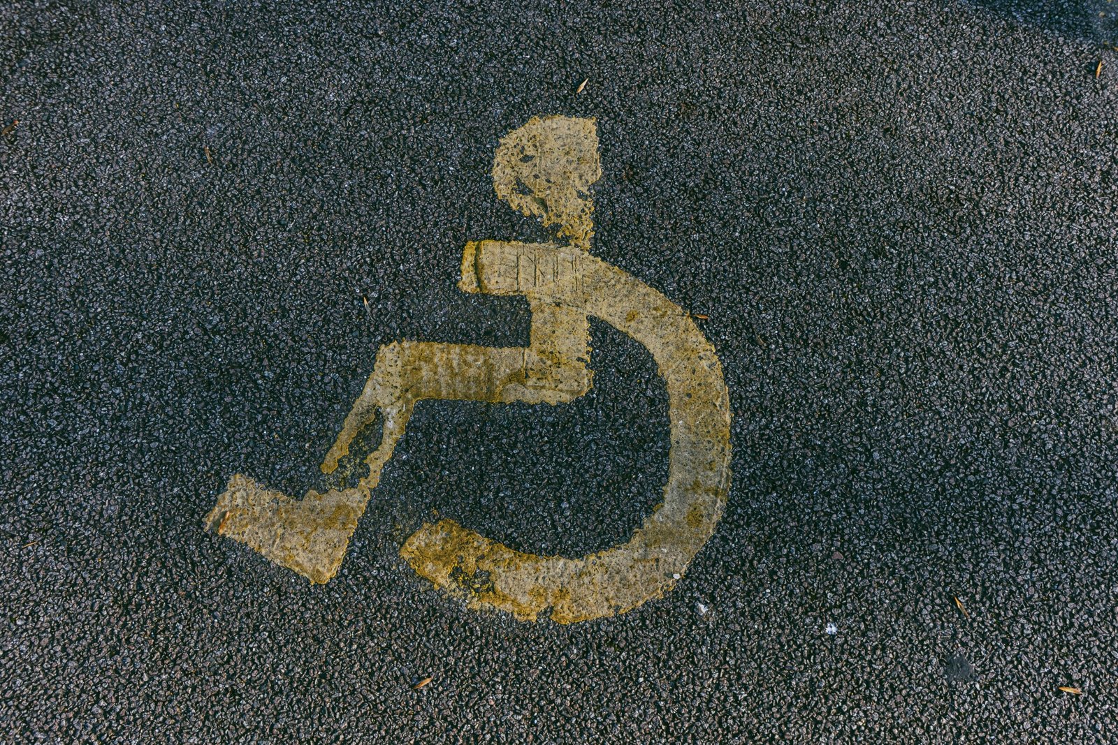 a handicapped sign is